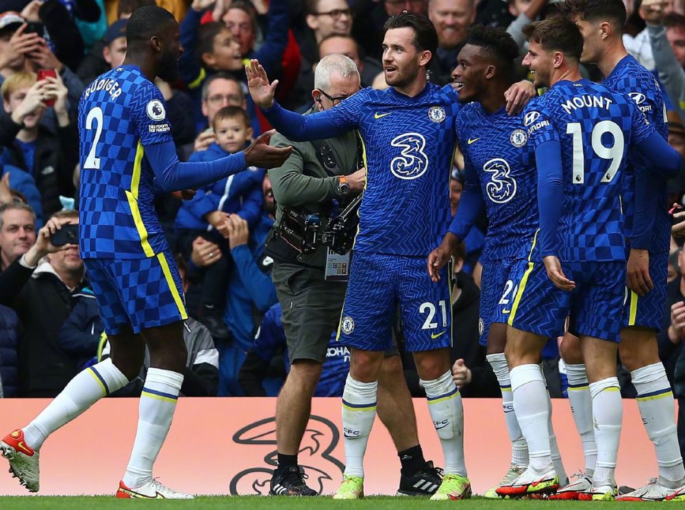  霍尔远射轰出世界波，切尔西客场战平曼联保平局